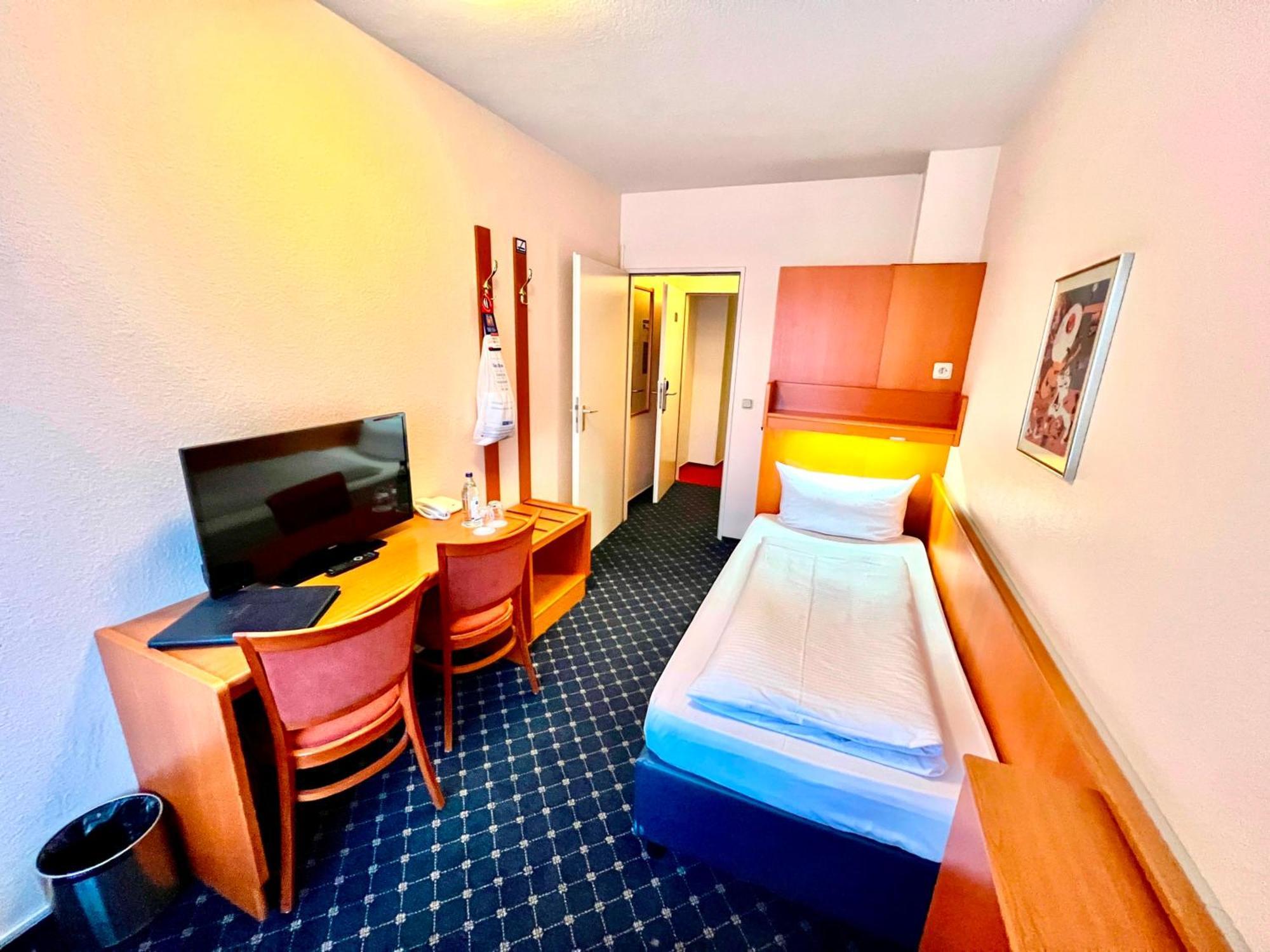 Elbbruecken Hotel Hamburg Exterior photo