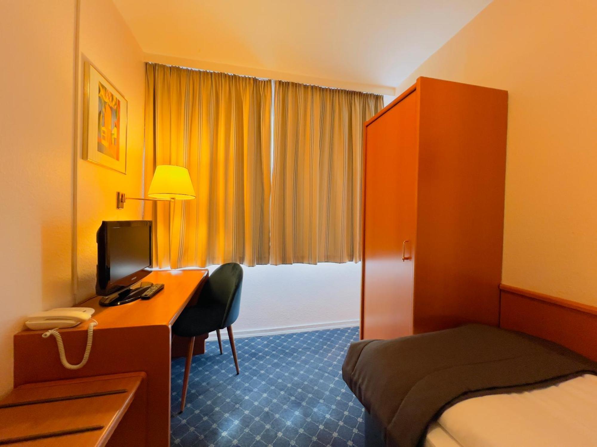 Elbbruecken Hotel Hamburg Exterior photo