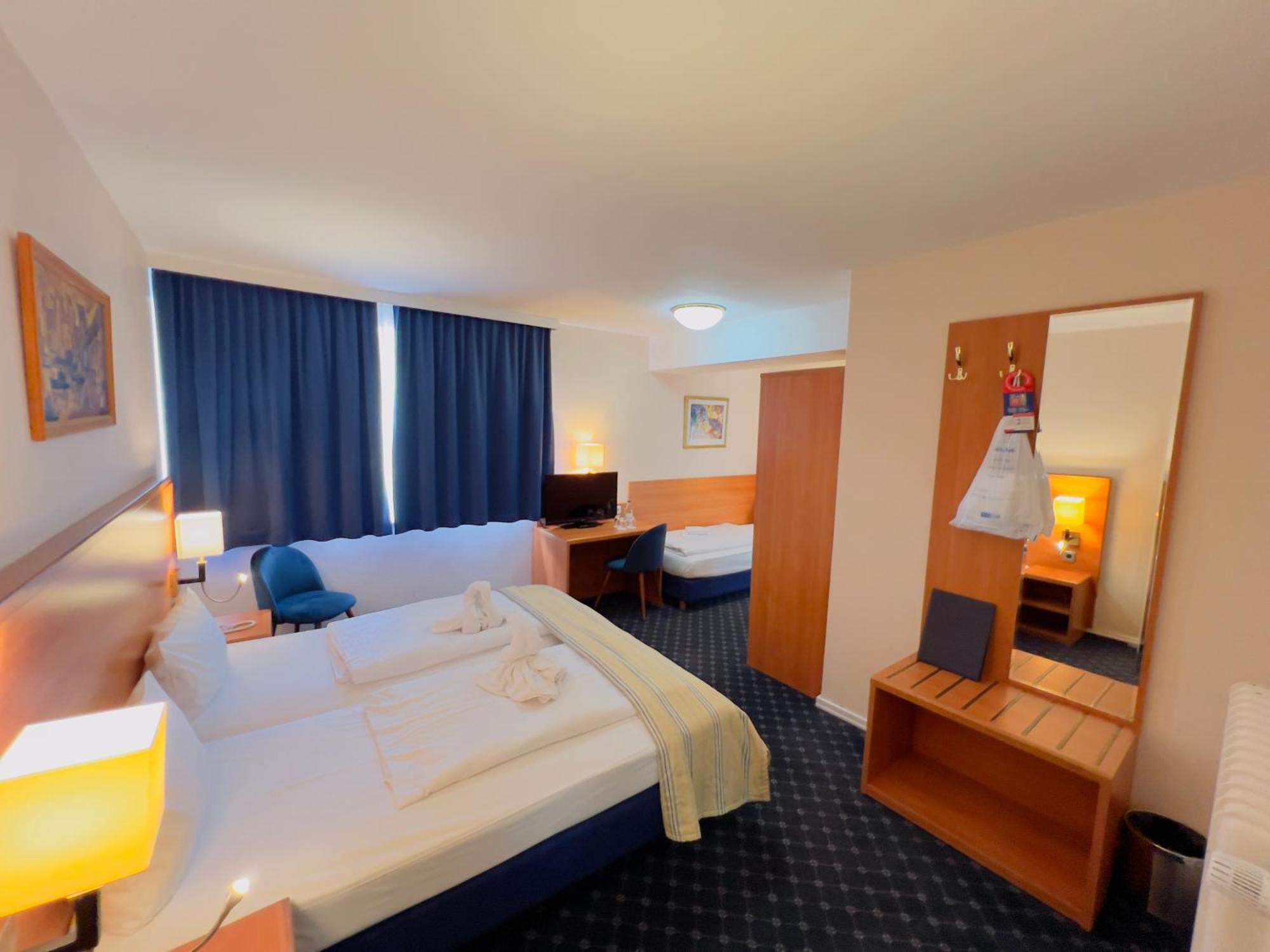 Elbbruecken Hotel Hamburg Exterior photo